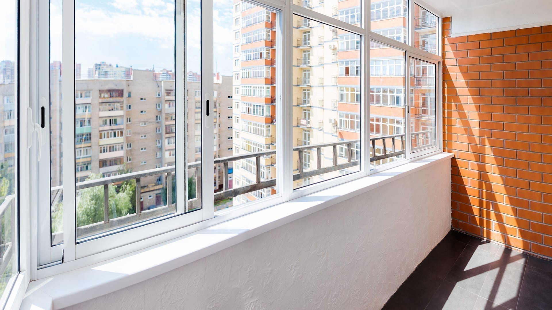 Janela com esquadria em alumínio