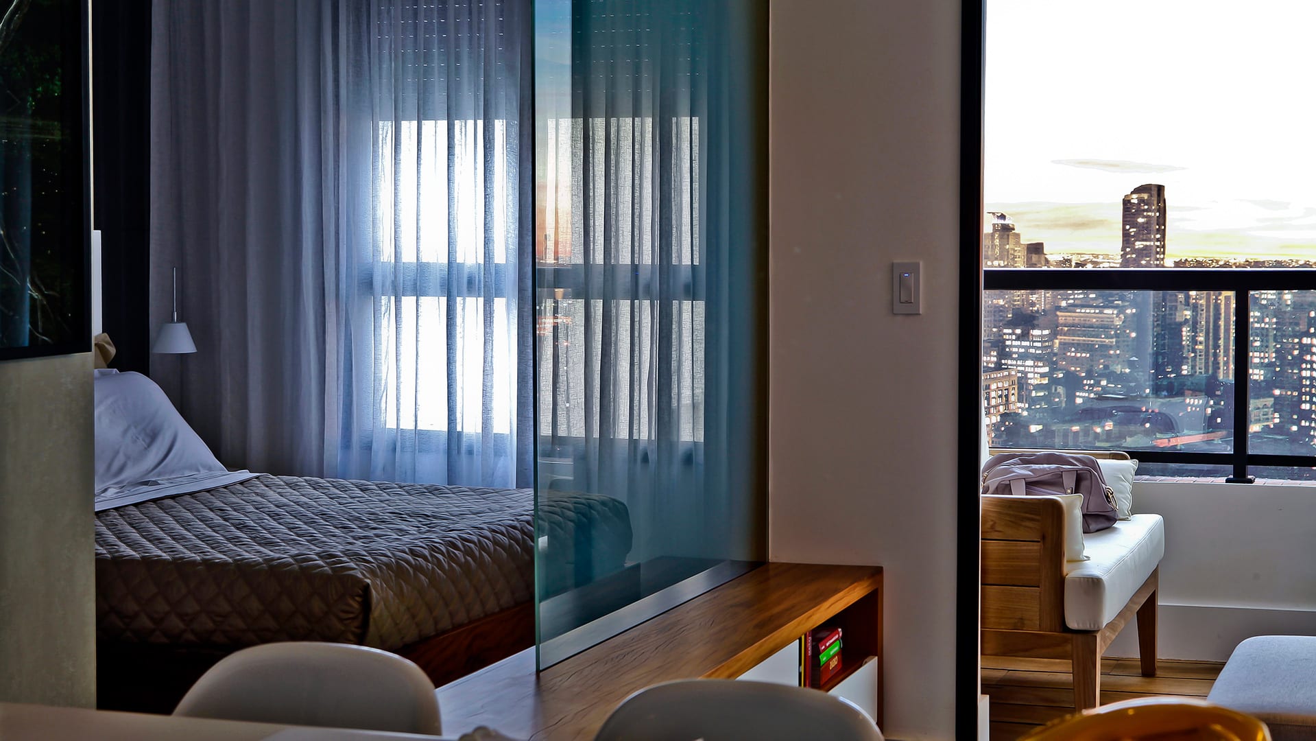 Vidro com controle de privacidade