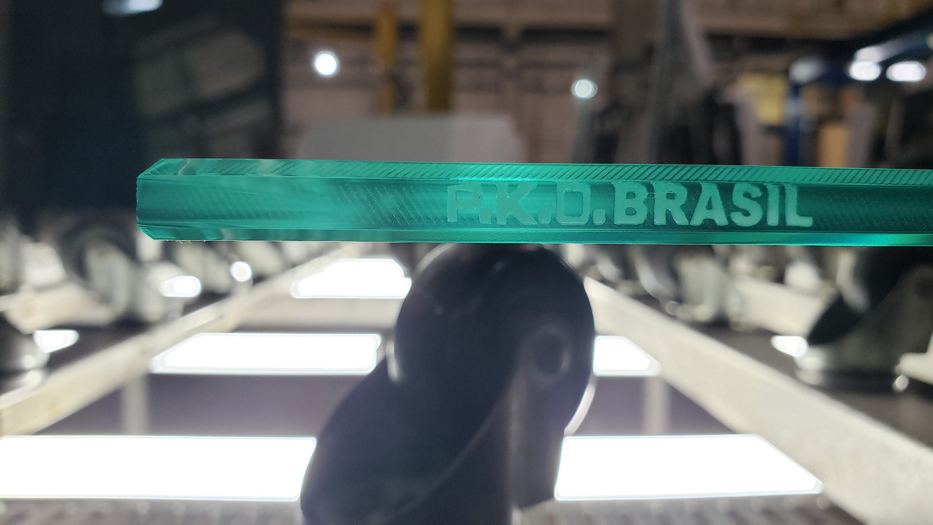 Vidro temperado com identificação do fabricante